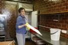 Forårsrengøring 2013 - Køleskabe og ovn rengøres grundigt.